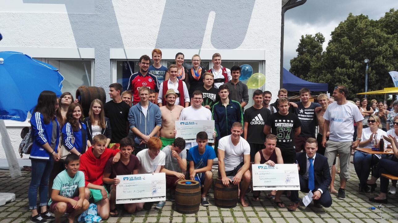 2016 08 07 Grosses Familienfest Zum Tag Der Offenen Tur Des Neuen Vr Finanz Und Gesundheitszentrums In Weil Vr Bank Landsberg Ammersee Eg